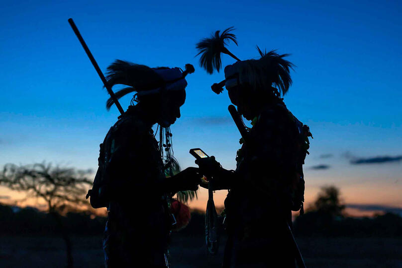 Sunset on Gerewol Japto - Wodaabe people at sunset © Roberto Pazzi