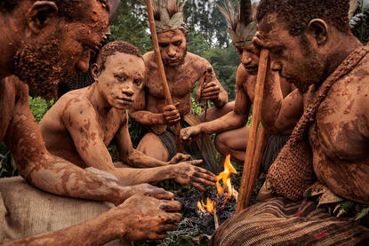 The Tribe of the Mud Group of Chimbu tribesmen © Roberto Pazzi