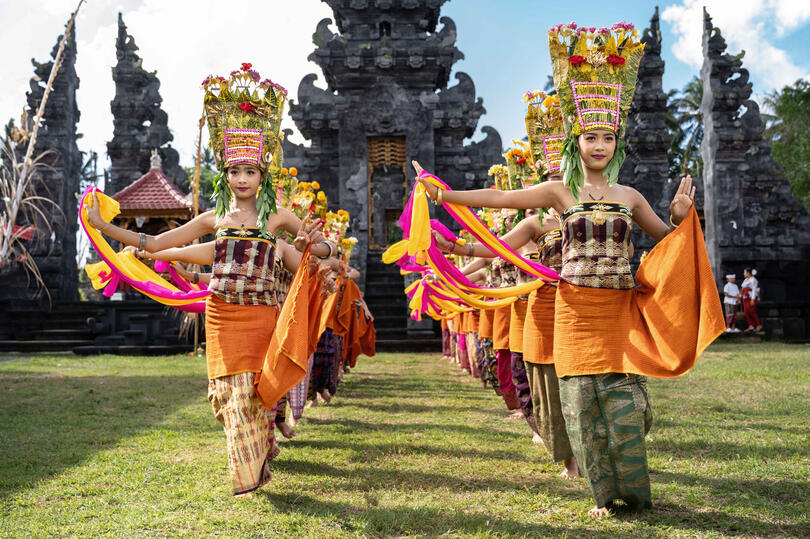 Rejang Dance The Rejang sacred dance, embodying purity, devotion, and gratitude as an offering to the divine © Roberto Pazzi