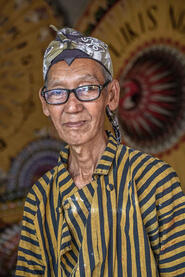 The Craftsman Portrait of an elderly umbrella artisan © Roberto Pazzi