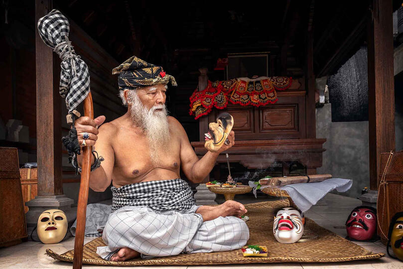 The Mask Maker Portrait of an elderly mask maker © Roberto Pazzi