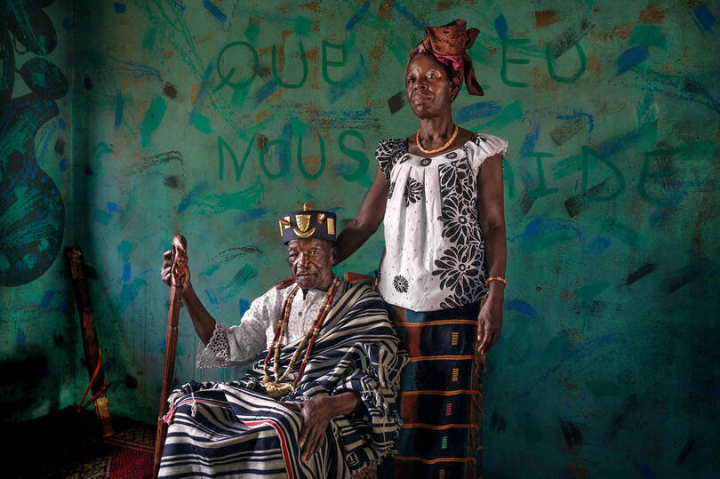 Que Dieu Nous Aide Portrait of the kind and queen of the Baoulé ethnic group © Roberto Pazzi