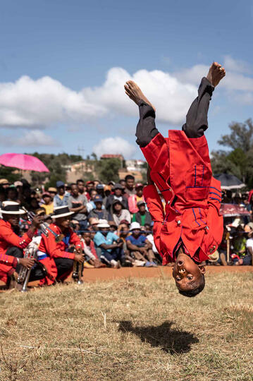 Hira Gasy Performer at the Hira Gasy, a traditional Malagasy performance © Roberto Pazzi