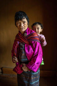 Generations Portrait of a grandmother with her young granddaughter © Roberto Pazzi