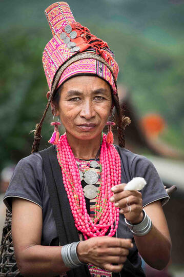 Akha Colors Portrait of an Akha woman © Roberto Pazzi